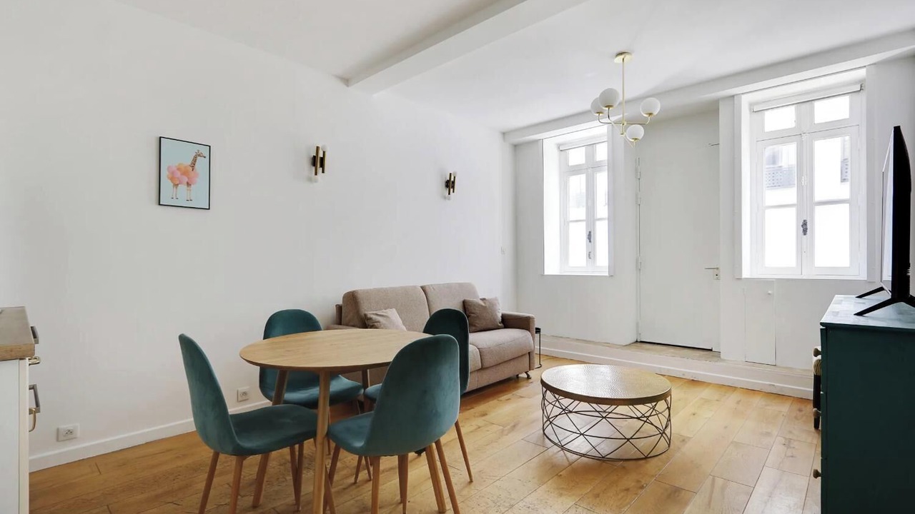 Photo of Livingroom in Quartier de l'Ecole-Militaire