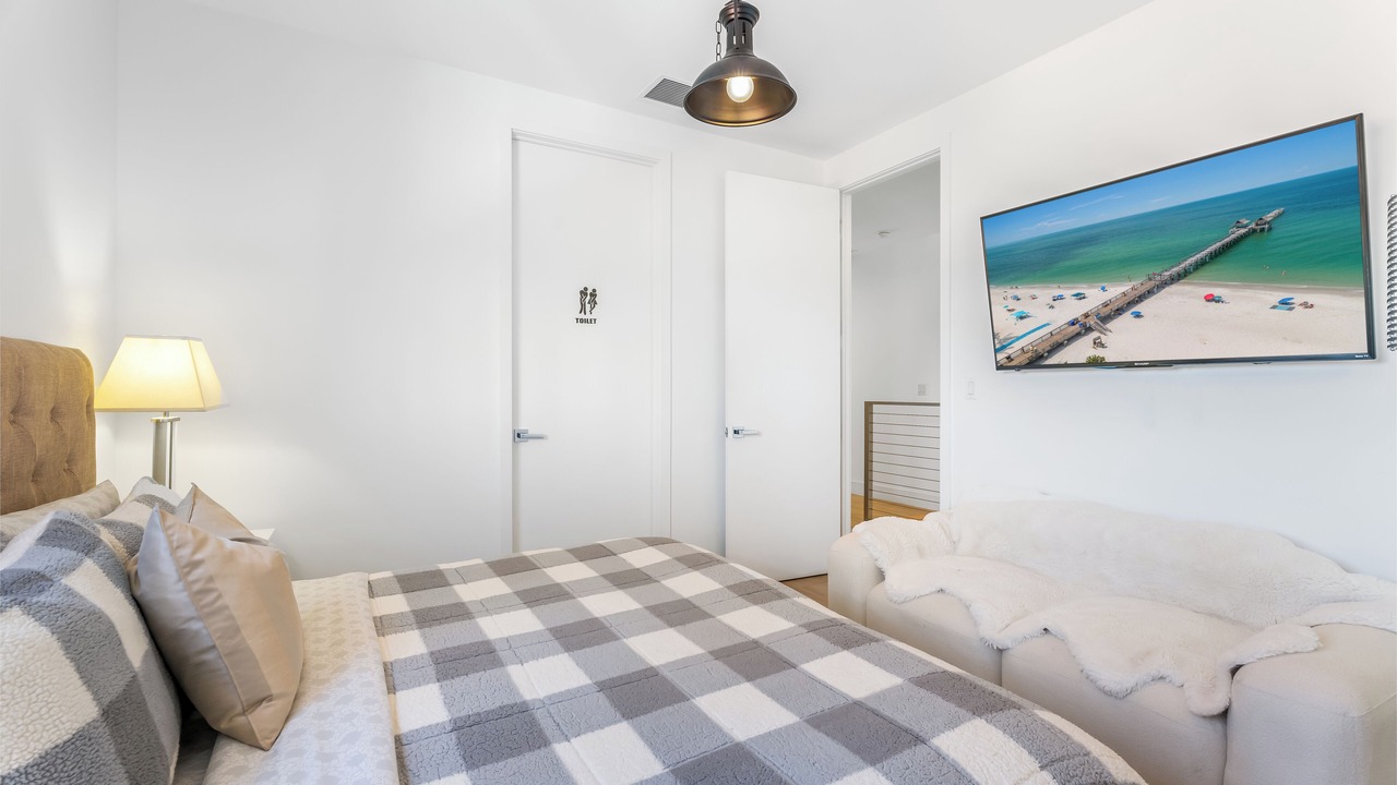 Photo of Bedroom in Coral Way
