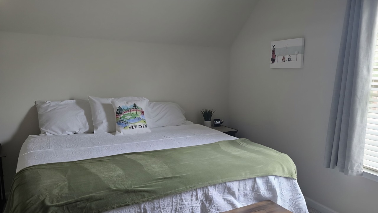 Photo of Bedroom in Grovetown