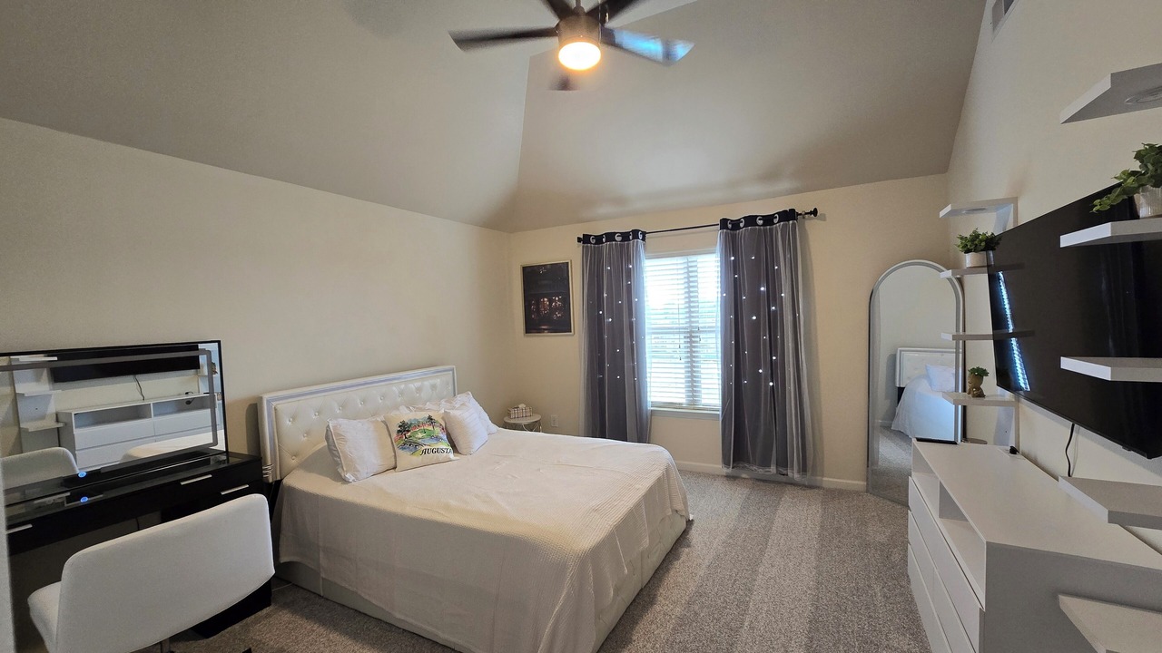 Photo of Bedroom in Grovetown