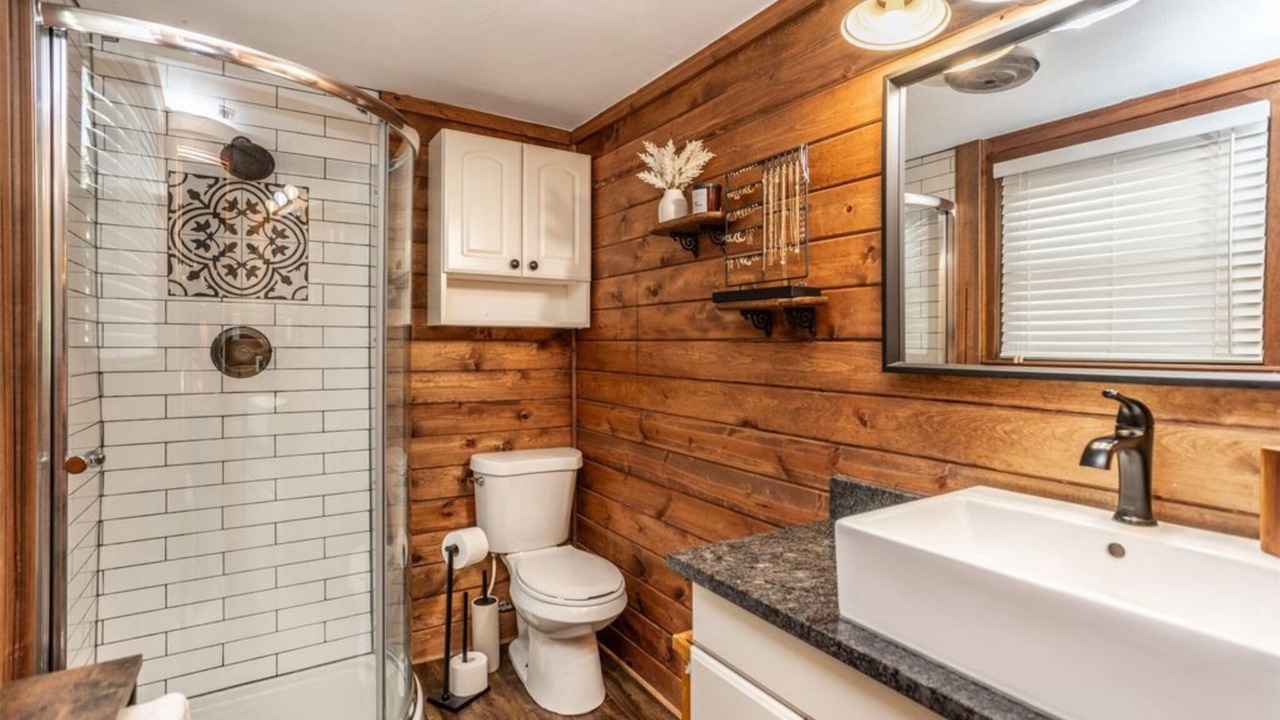 Photo of Bathroom in Valley View