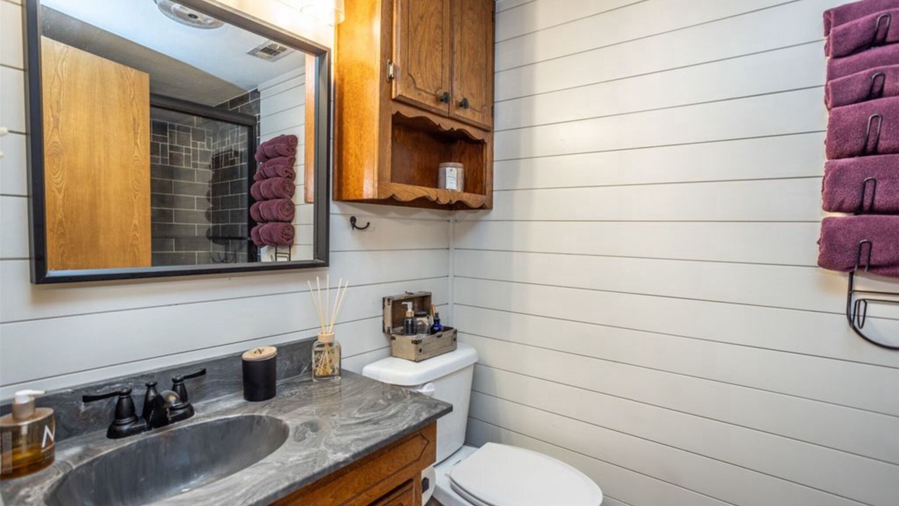Photo of Bathroom in Valley View