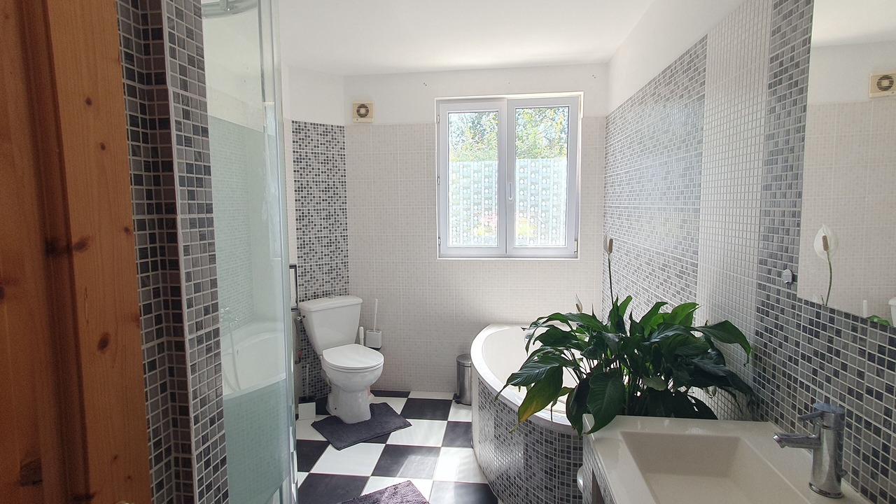 Photo of Bathroom in Lorignac