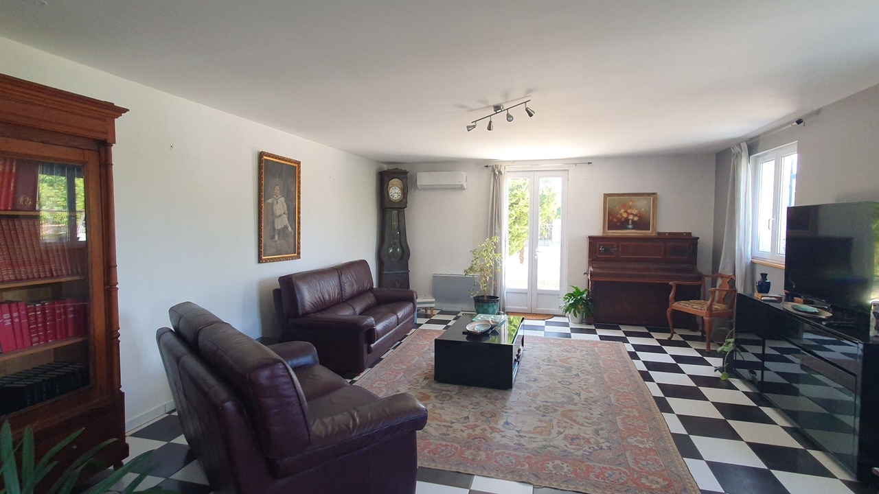 Photo of Livingroom in Lorignac