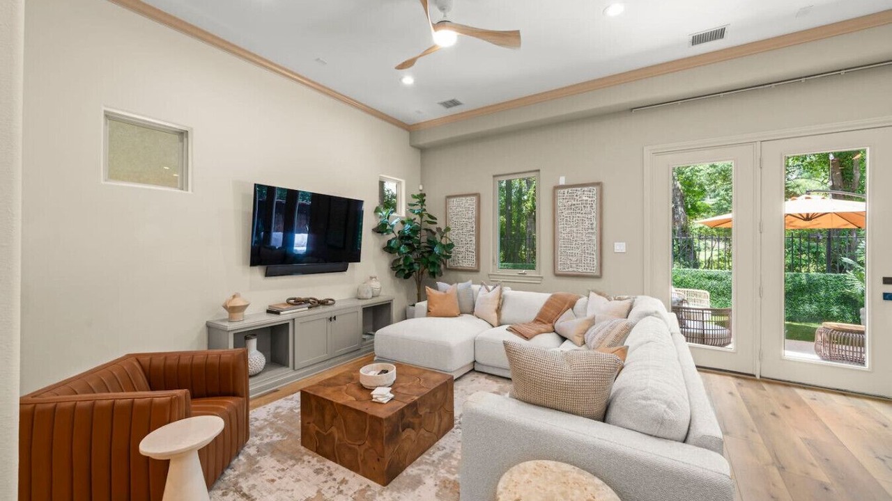Photo of Livingroom in Grogan's Mill