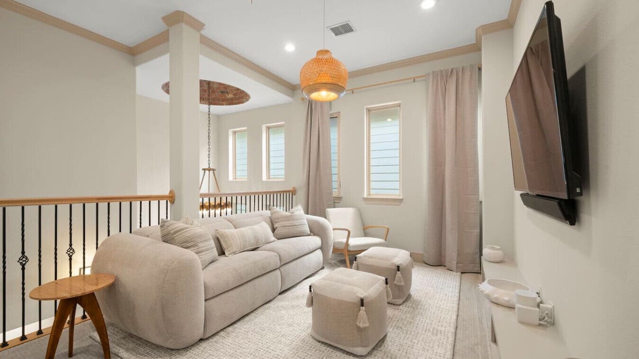 Photo of Livingroom in Grogan's Mill