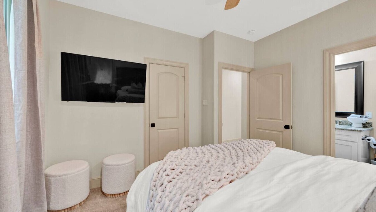 Photo of Bedroom in Grogan's Mill
