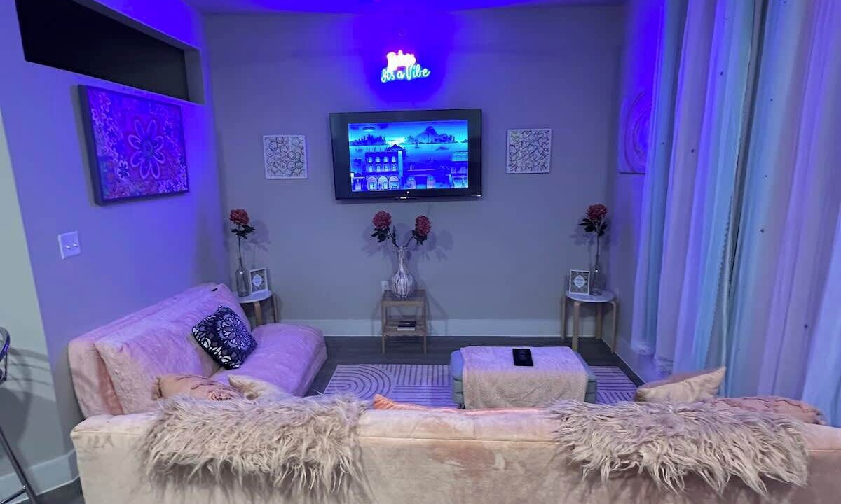 Photo of Livingroom in McNeil