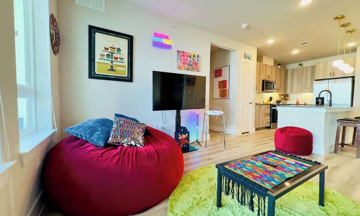 Photo of Livingroom in McNeil