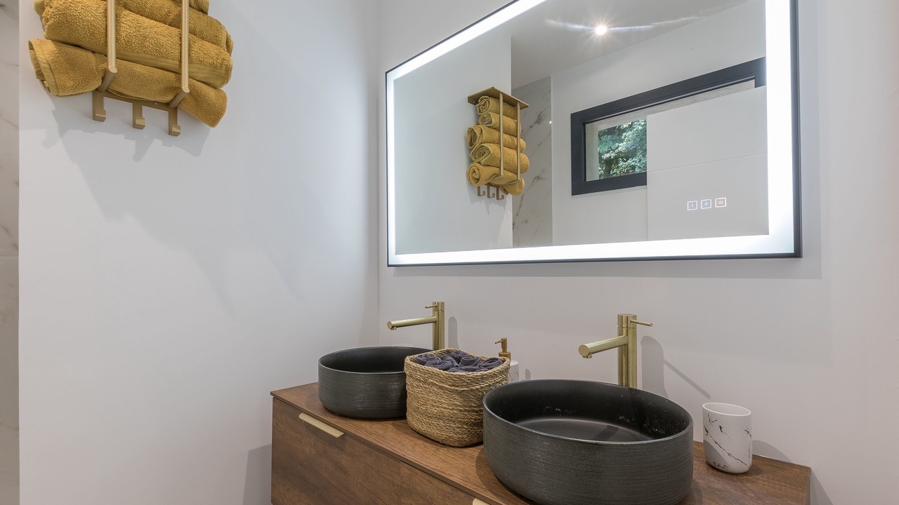 Photo of Others in Gap