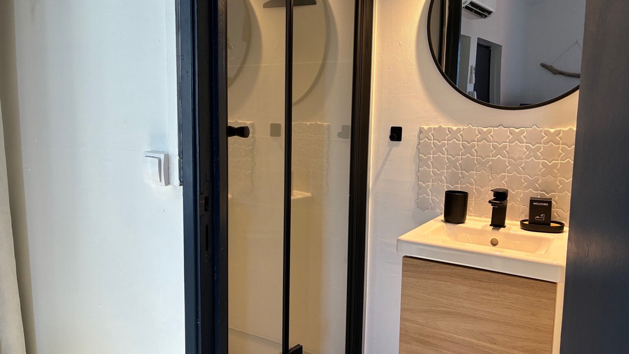 Photo of Bathroom in Carmes
