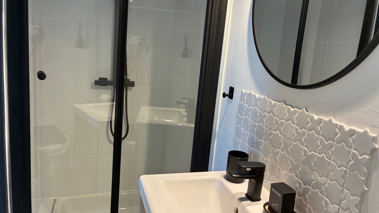 Photo of Bathroom in Carmes