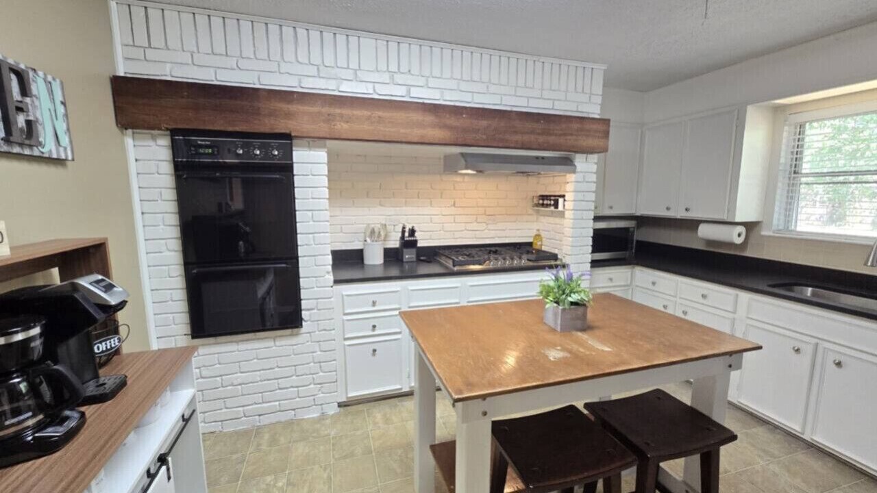 Photo of Kitchen in College Hills Estates