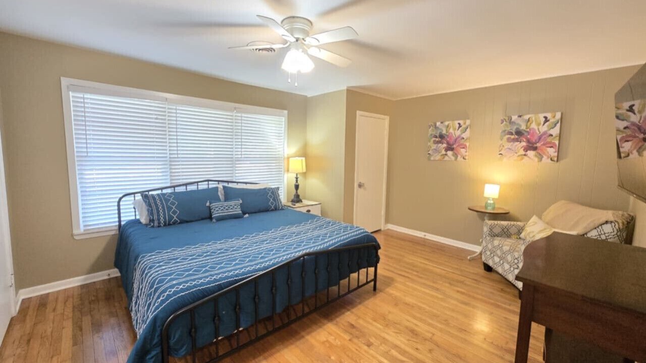 Photo of Bedroom in College Hills Estates