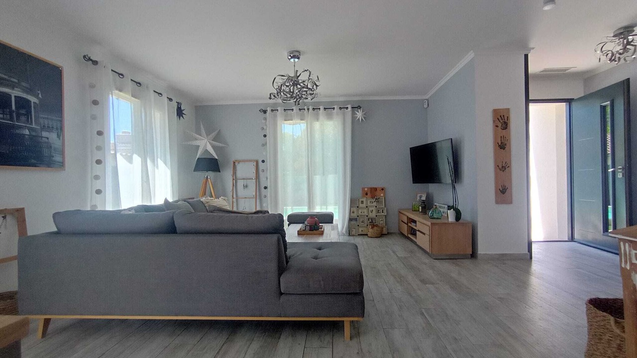 Photo of Livingroom in Saussan