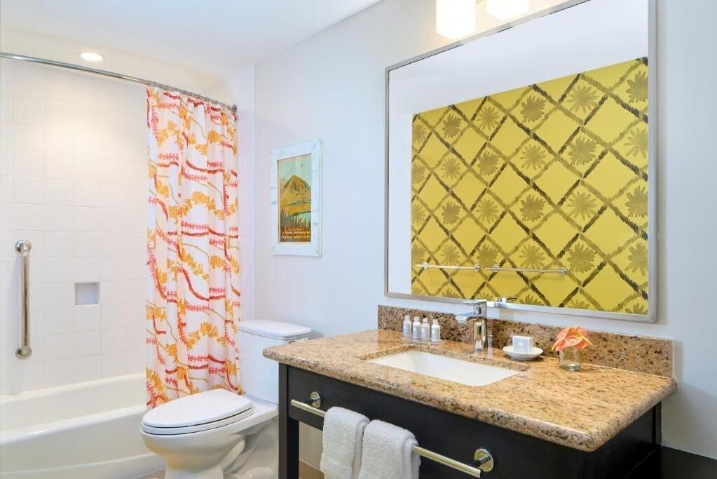 Photo of Bathroom in Diamond Head - Kapahulu - St. Louis