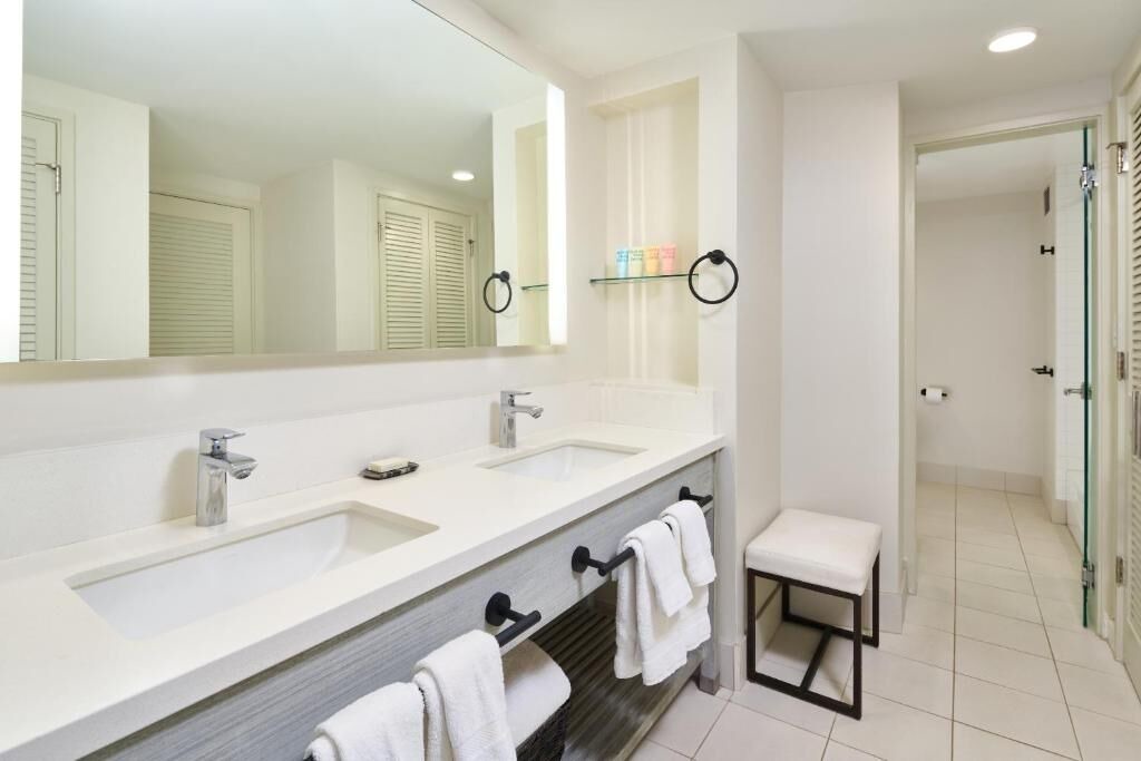 Photo of Bathroom in Diamond Head - Kapahulu - St. Louis