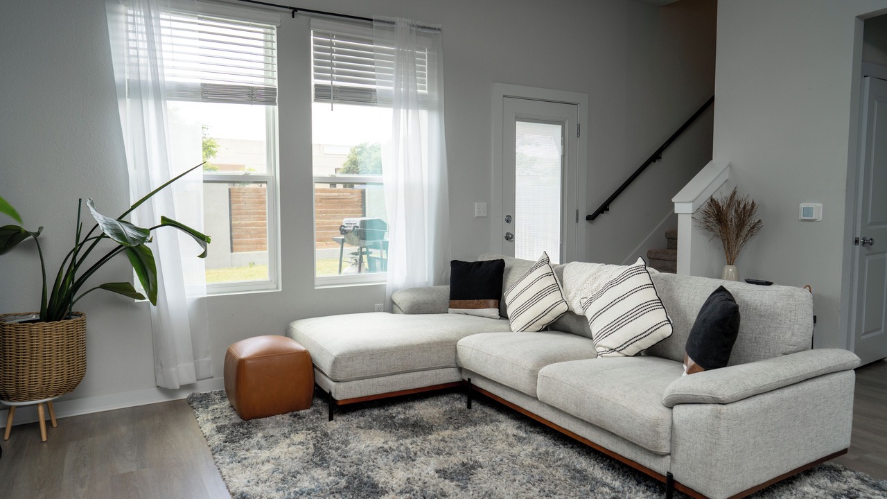Photo of Livingroom in McNeil