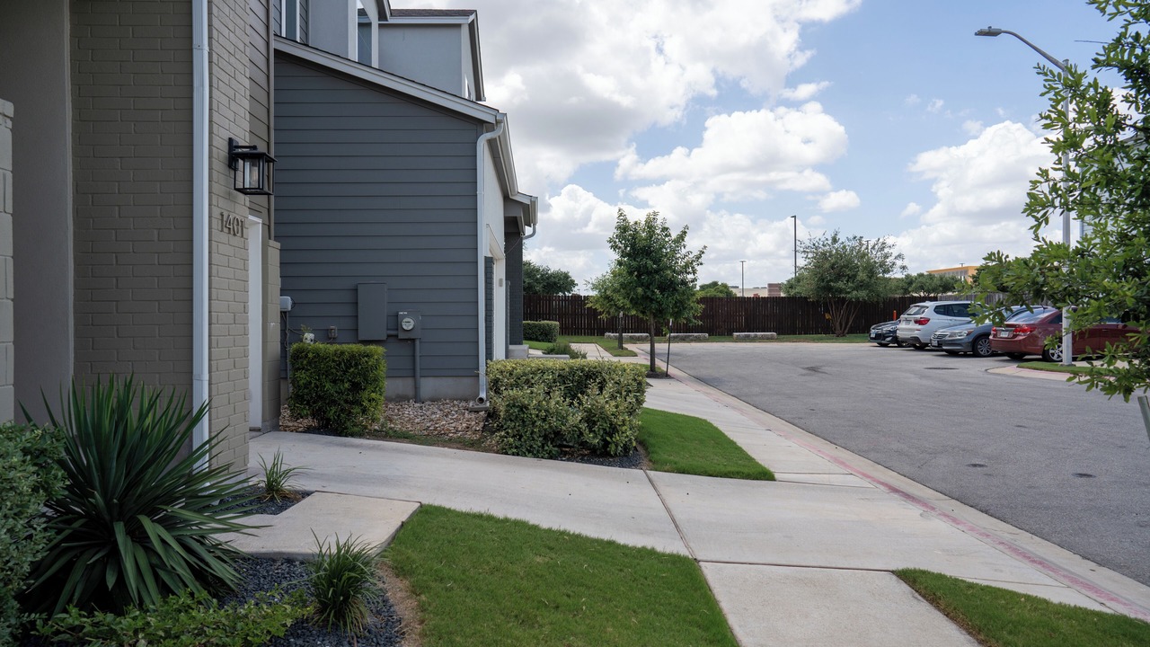 Photo of Outdoor in McNeil