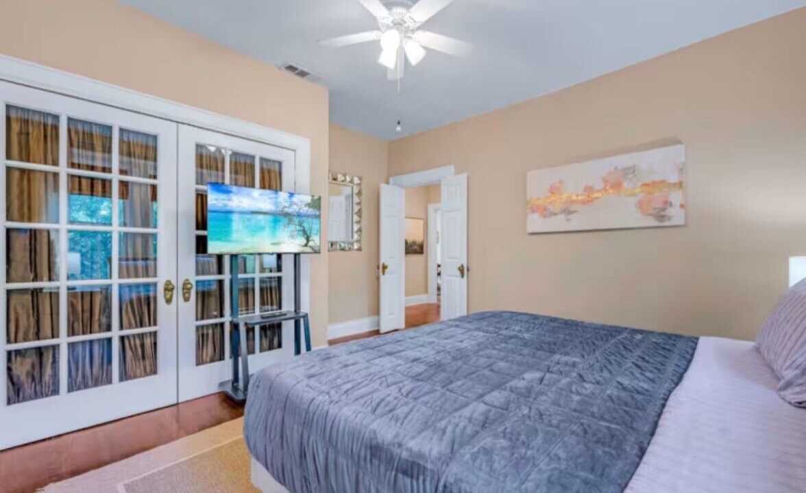 Photo of Bedroom in Oak Lawn