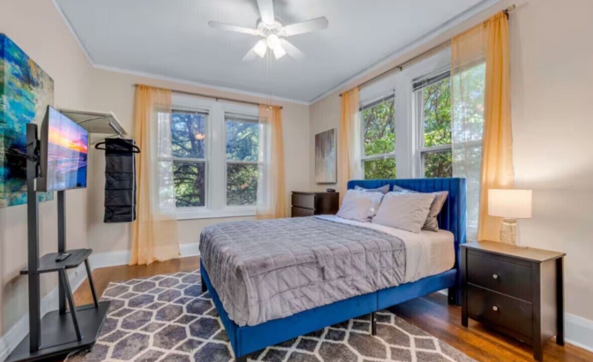 Photo of Bedroom in Oak Lawn