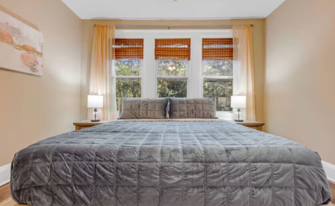 Photo of Bedroom in Oak Lawn