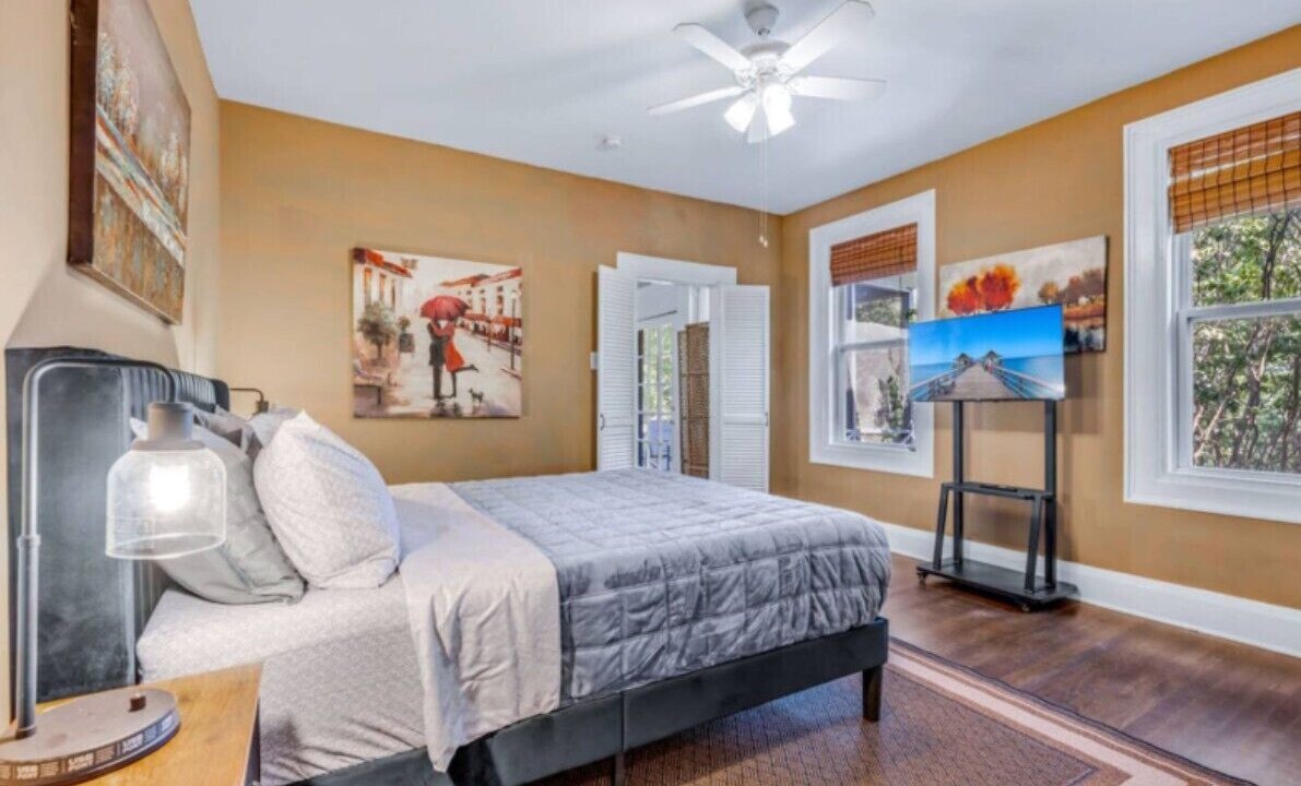 Photo of Bedroom in Oak Lawn