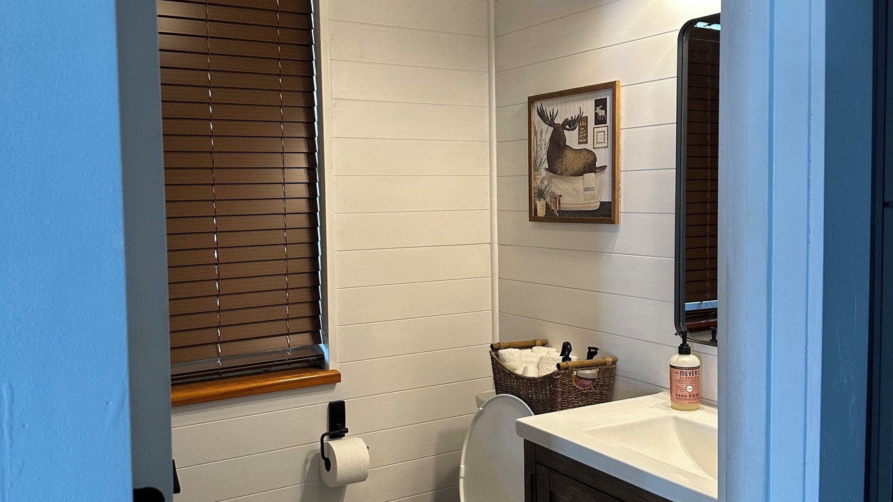 Photo of Bathroom in Frostproof