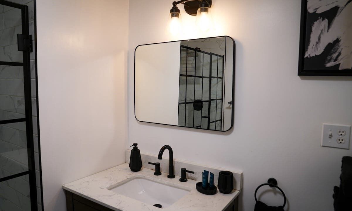 Photo of Bathroom in Fountainhead-Orchard Hills
