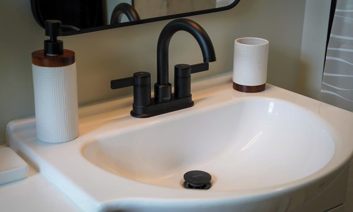 Photo of Bathroom in Fountainhead-Orchard Hills