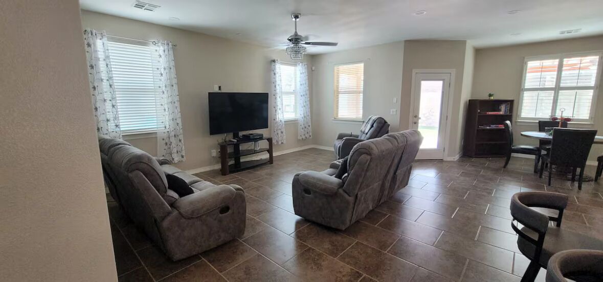 Photo of Livingroom in Biggs Field