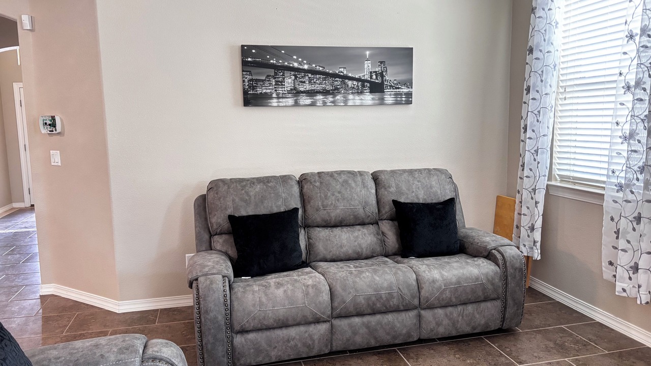 Photo of Livingroom in Biggs Field