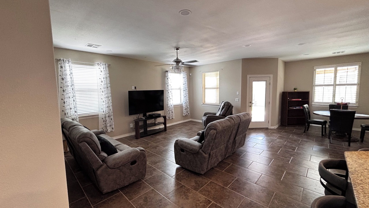 Photo of Livingroom in Biggs Field