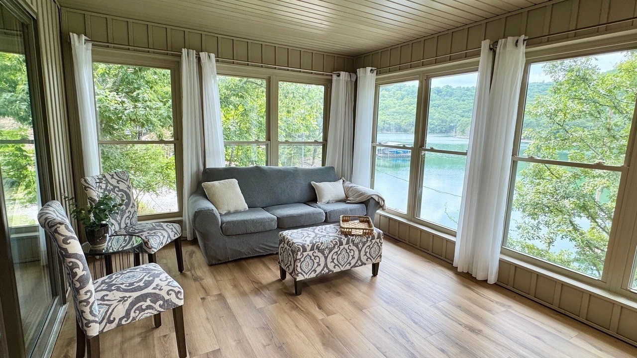 Photo of Livingroom in Lost Bridge Village