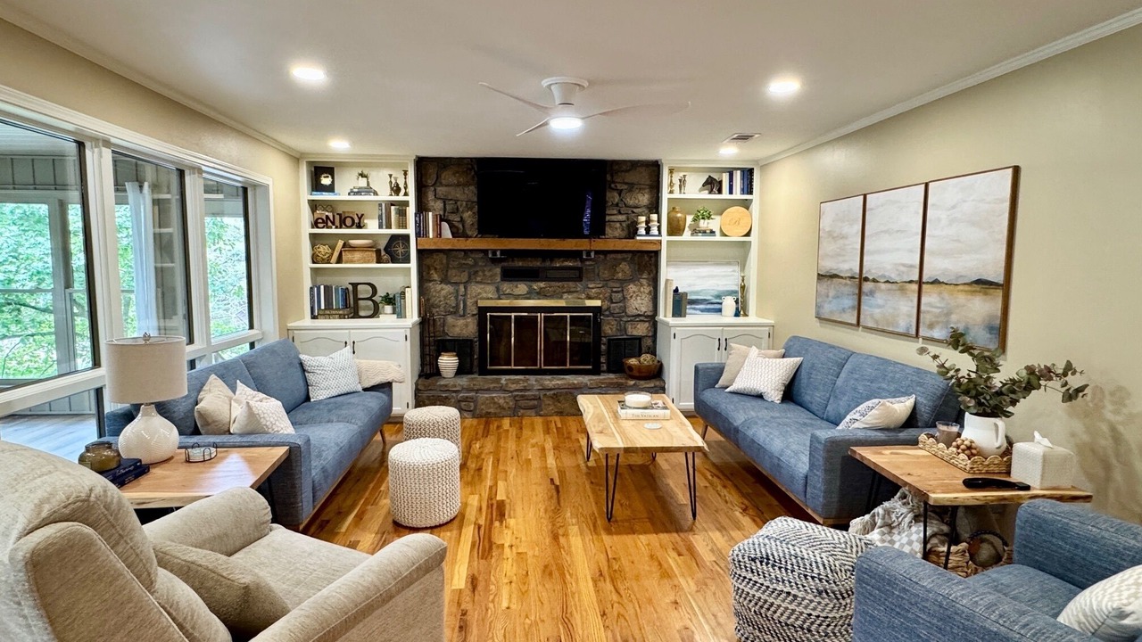 Photo of Livingroom in Lost Bridge Village