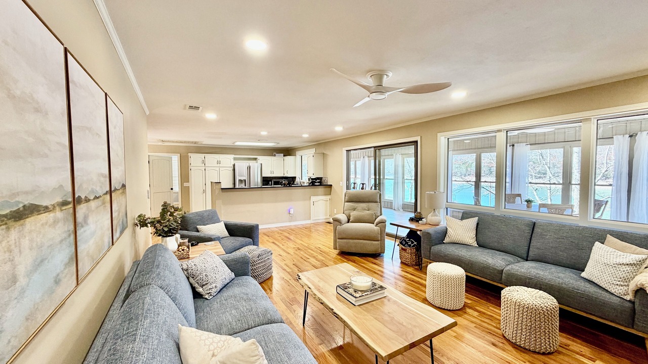 Photo of Livingroom in Lost Bridge Village
