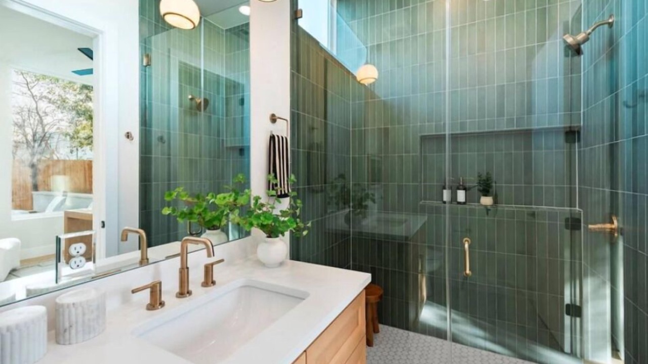 Photo of Bathroom in Dawson