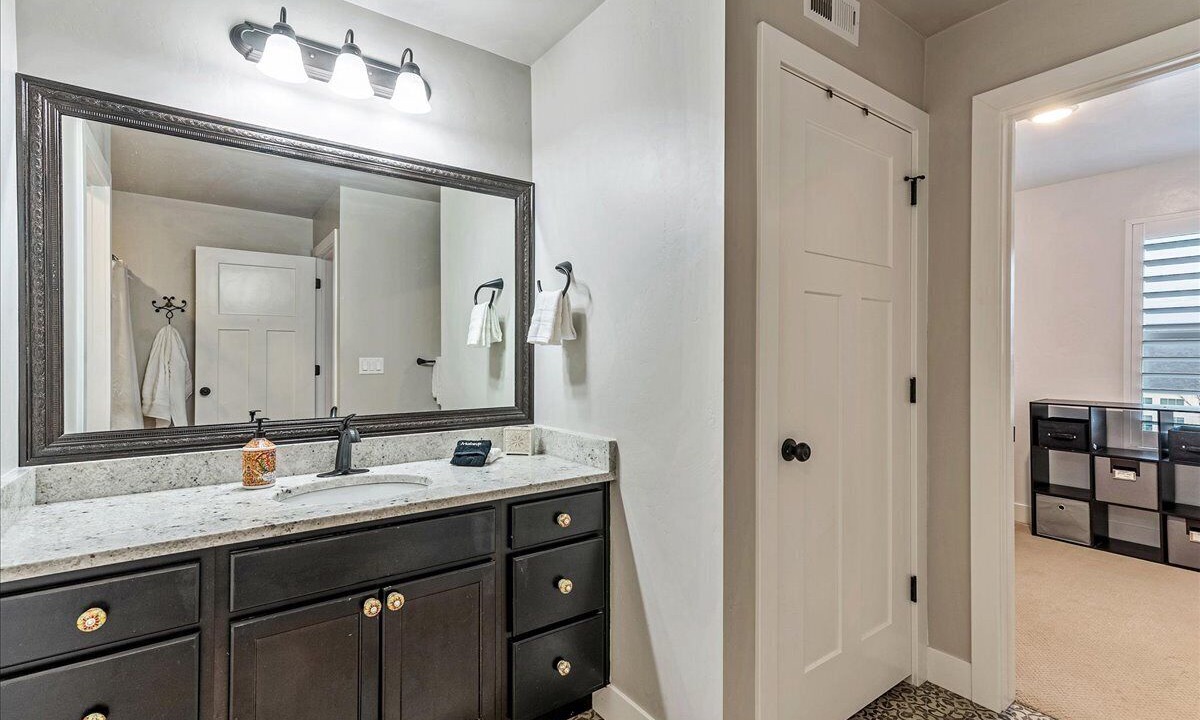 Photo of Bathroom in Daybreak