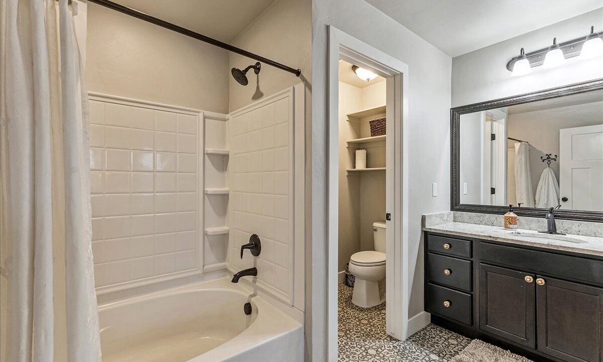 Photo of Bathroom in Daybreak