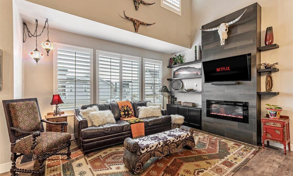 Photo of Livingroom in Daybreak