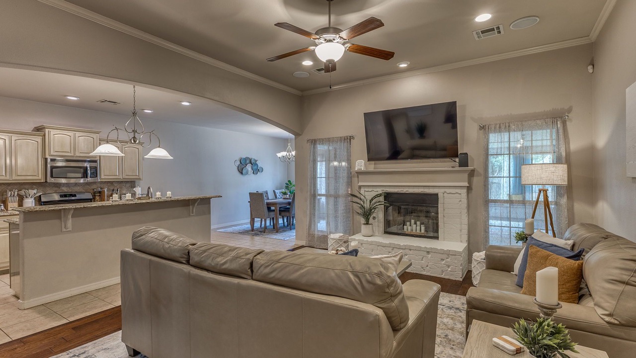 Photo of Livingroom in Jenks
