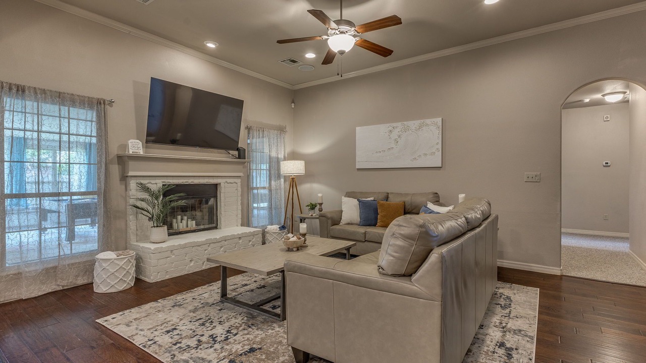 Photo of Livingroom in Jenks