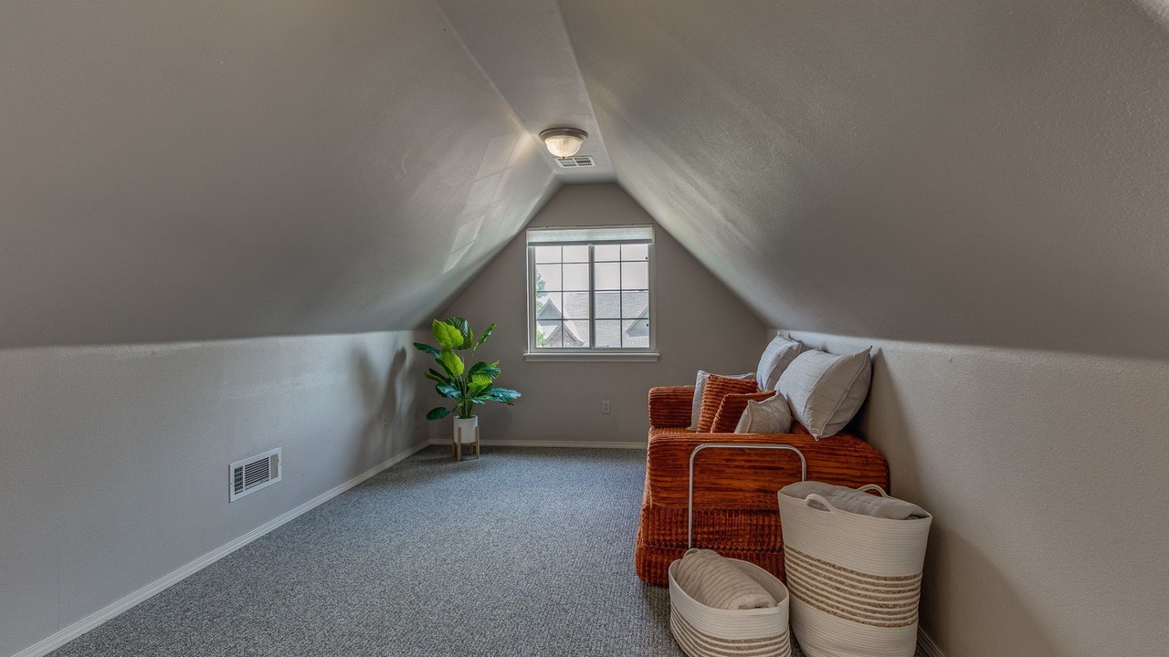 Photo of Livingroom in Jenks