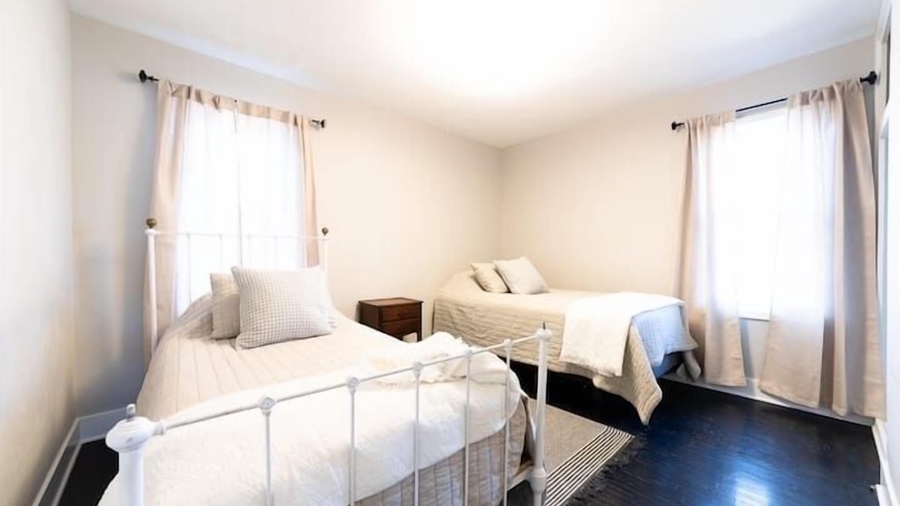 Photo of Bedroom in Elgin