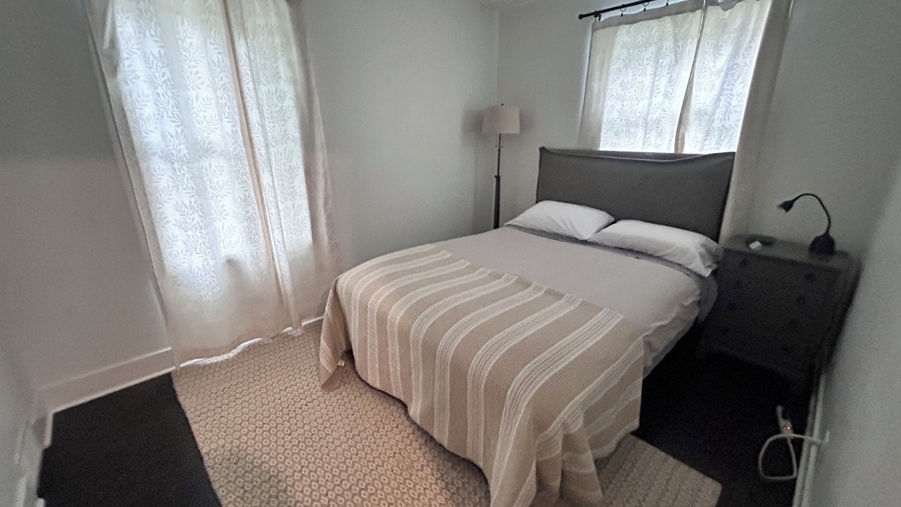 Photo of Bedroom in Elgin