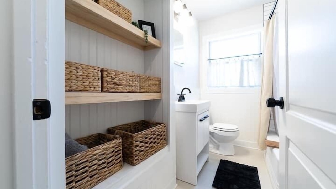 Photo of Bathroom in Elgin