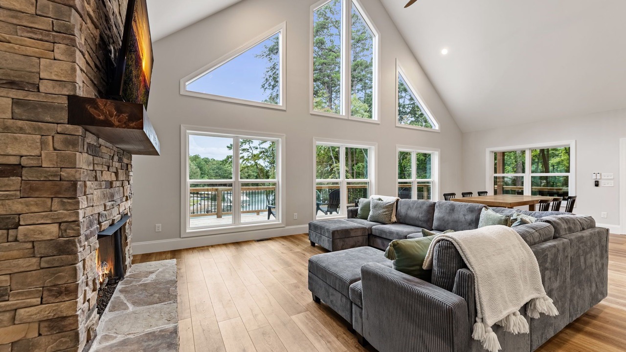 Photo of Livingroom in Blairsville