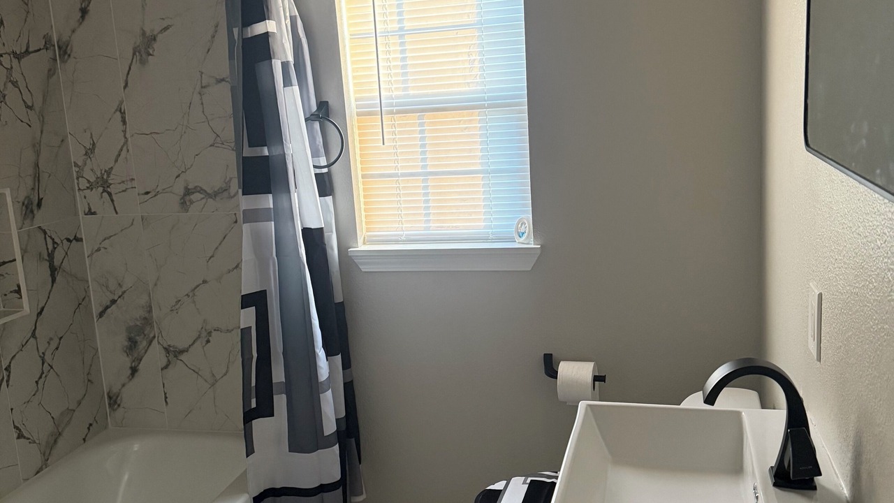 Photo of Bathroom in Borger