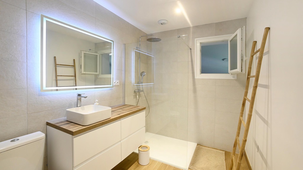 Photo of Bathroom in Saint Michel d'Euzet