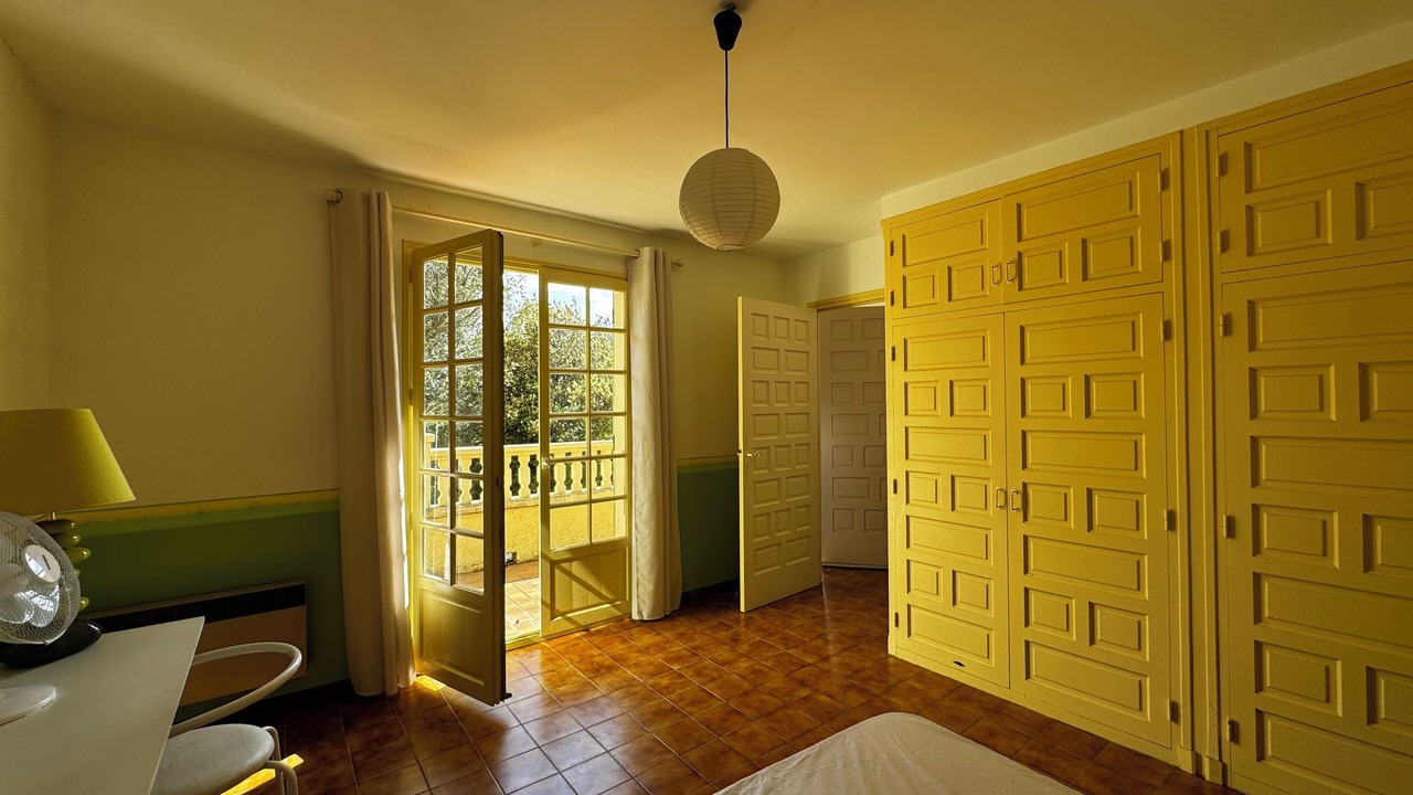 Photo of Bedroom in Oms